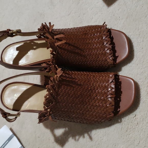 Sandals - Picture 2 of 5